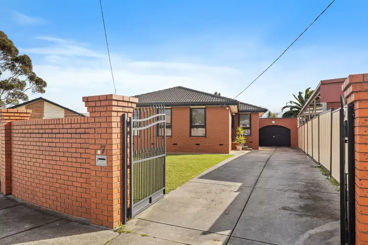 Second view of Homely house listing, 7 Michelle Close, Thomastown VIC 3074