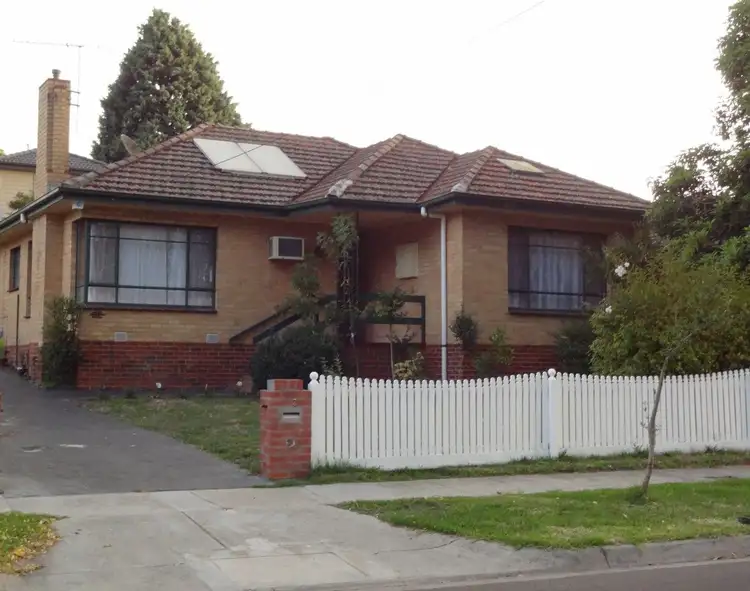 Main view of Homely unit listing, 1/82 Railway Parade South, Chadstone VIC 3148