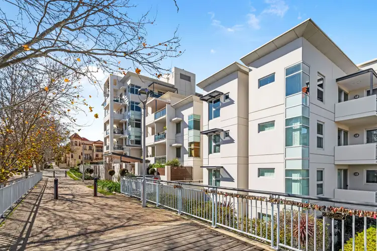 1 Henry Lawson Walk