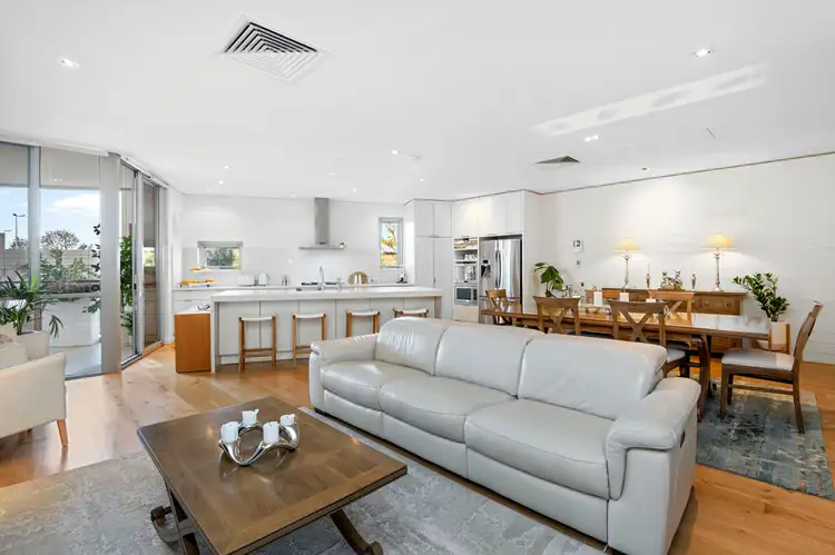215/40 St Quentin Avenue, Claremont WA 6010