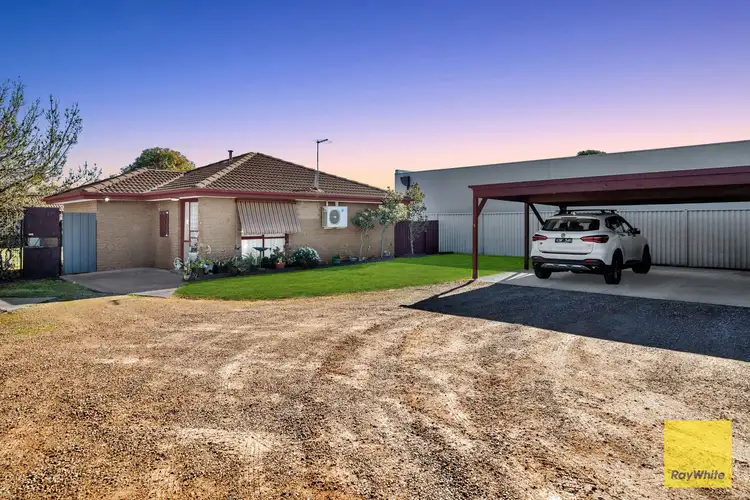 3/225-227 Station Road, Melton VIC 3337