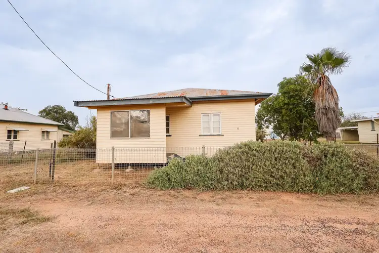 6 Perry Street, Yuleba QLD 4427
