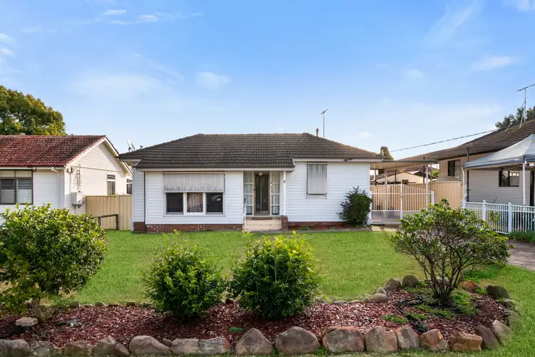 8 Adams Crescent, St Marys NSW 2760