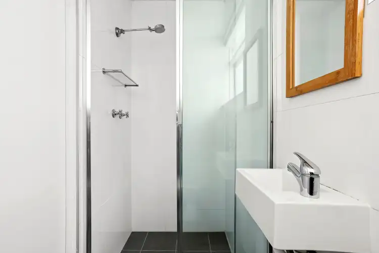 Fourth view of Homely studio listing, 17/5-7 The Esplanade, Elizabeth Bay NSW 2011