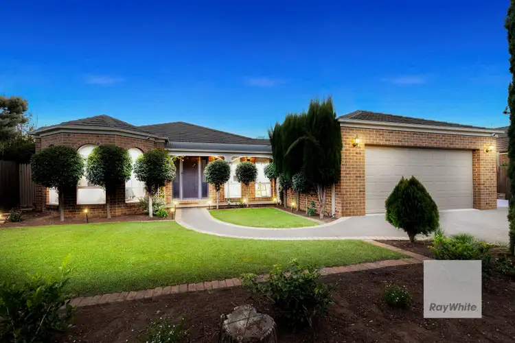 2 Hawthorn Grove, Taylors Hill VIC 3037