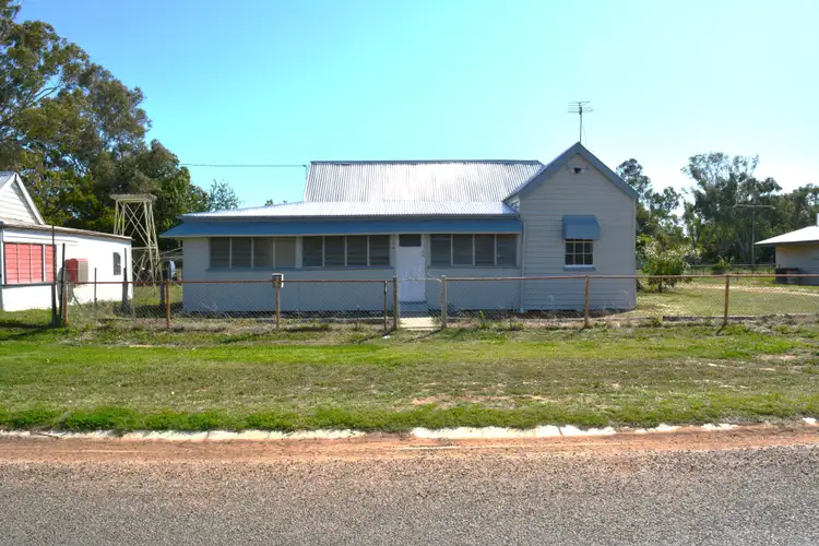 38 Hawthorn Street, Blackall QLD 4472