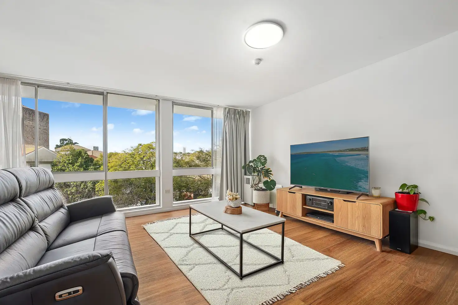 Main view of Homely apartment listing, 9/41-49 Roslyn Gardens, Elizabeth Bay NSW 2011