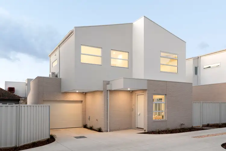 2/26 Harbury Street, Reservoir VIC 3073