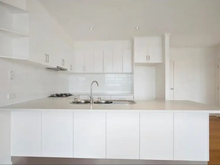 Fourth view of Homely unit listing, 2/8 Eaglemont Crescent, Bell Post Hill VIC 3215