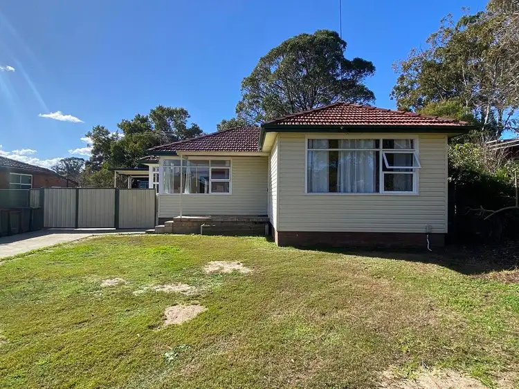 28 Bingara Road, Macquarie Fields NSW 2564