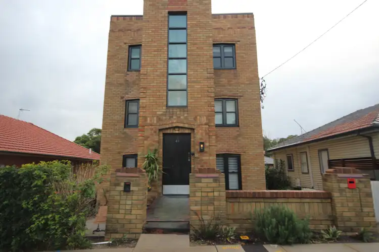 3/41 Swan Street, The Hill NSW 2300