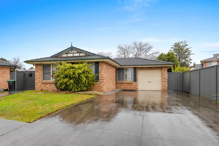 7 Henley Grove, St Clair NSW 2759