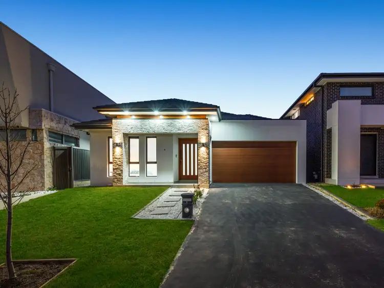 6 Mcclymont Drive, Catherine Field NSW 2557