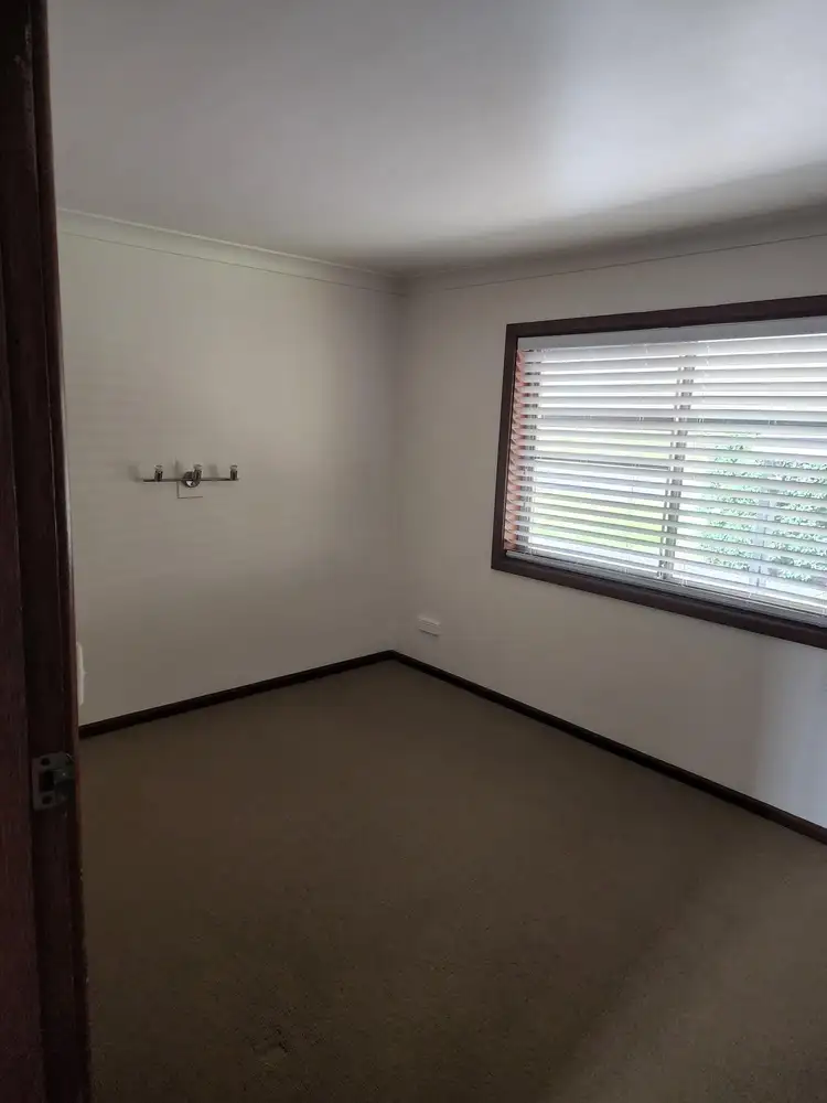 Fifth view of Homely unit listing, 2/13-15 Railway Parade, Armidale NSW 2350