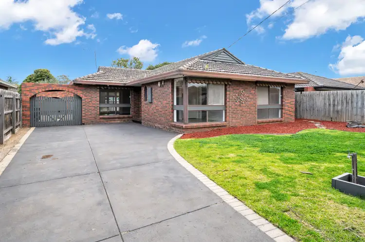 13 Bennett Street, Melton South VIC 3338