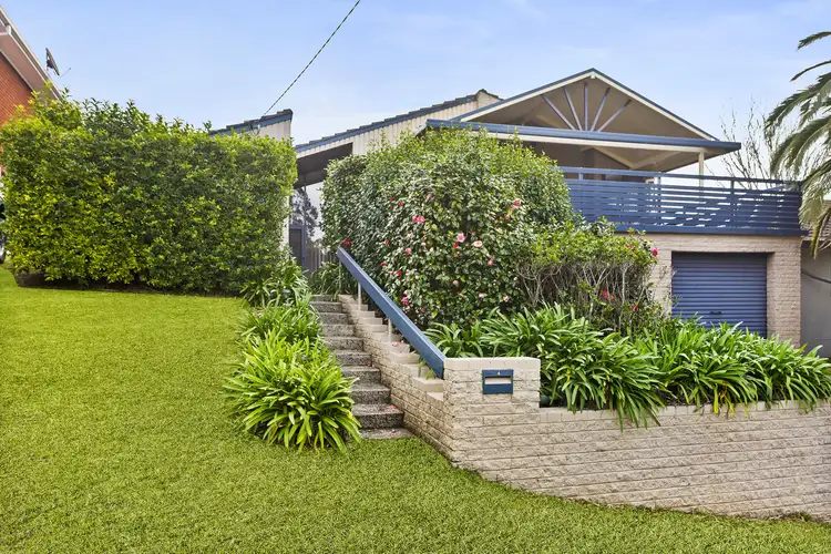 4 Springfield Avenue, Figtree NSW 2525