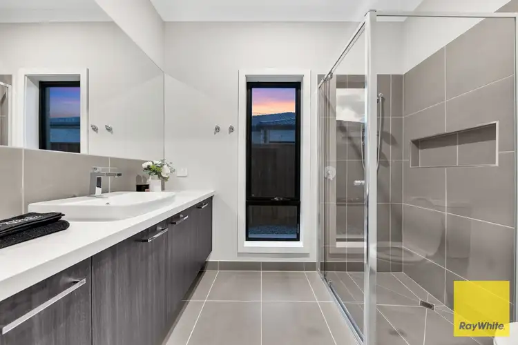 Seventh view of Homely house listing, 8 Ormond Boulevard, Tarneit VIC 3029