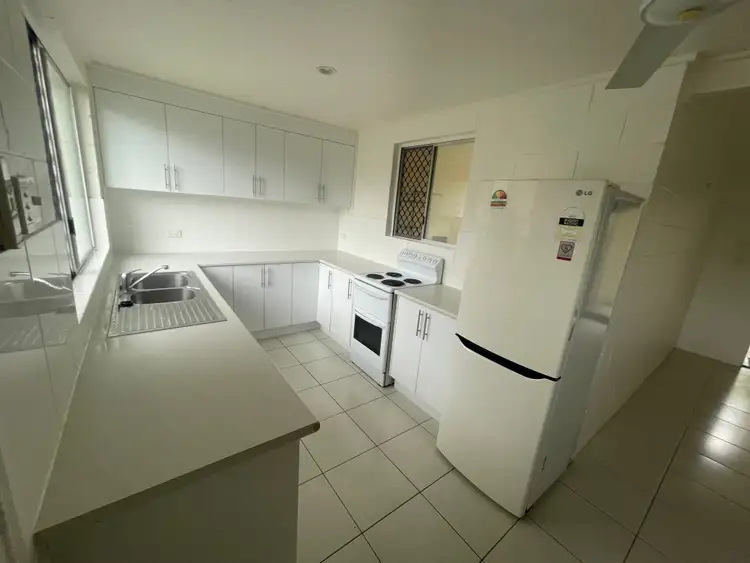 2/21 Carr Crescent, Lucinda QLD 4850