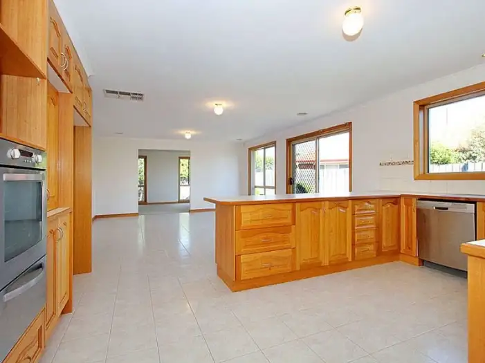 Fourth view of Homely house listing, 2 Ellendale Way, South Morang VIC 3752