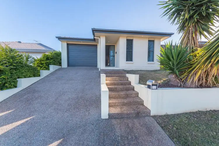 25 Diane Parade, Kallangur QLD 4503