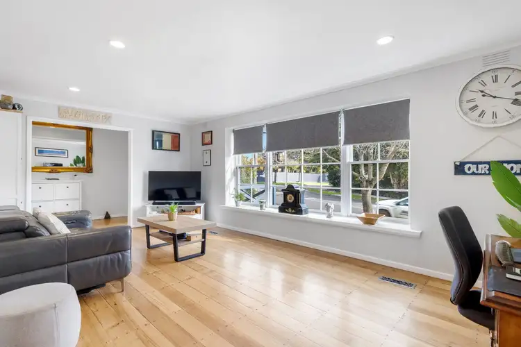 Sixth view of Homely house listing, 19 Sampson Drive, Mount Waverley VIC 3149