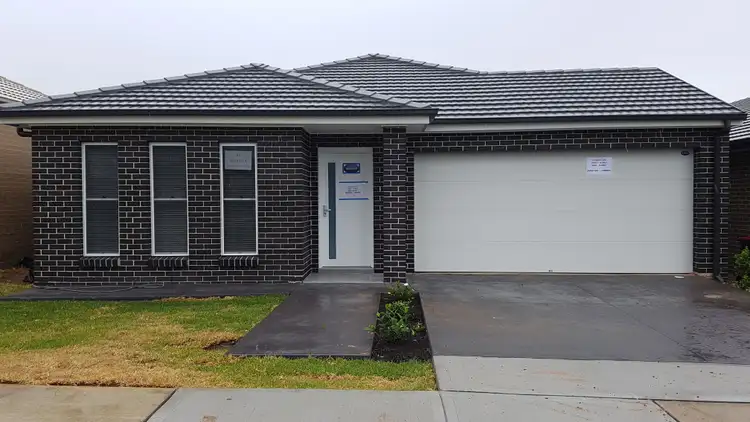 15 Whyalla Street, Jordan Springs NSW 2747