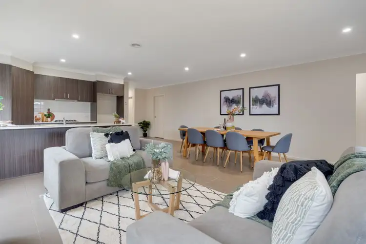 56 Dawnview Crescent, Roxburgh Park VIC 3064