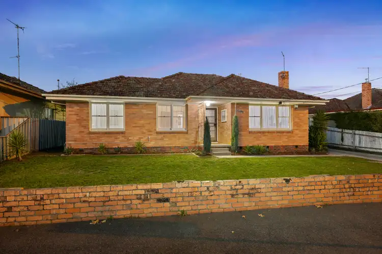207 Main Road, Golden Point VIC 3350