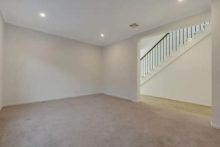 Fifth view of Homely house listing, 10 Banjolina Circuit, Craigieburn VIC 3064