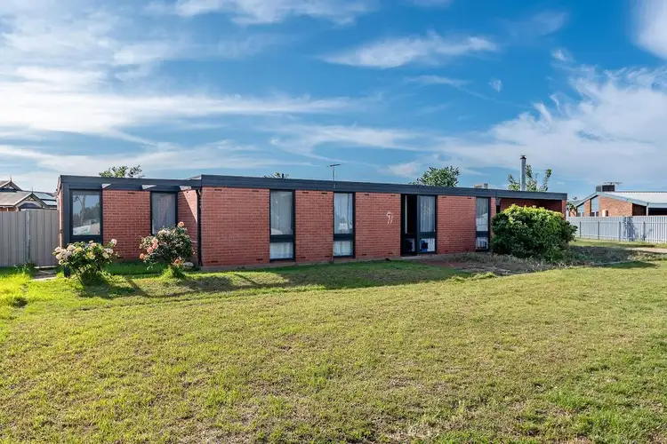 7 Brinkley Road