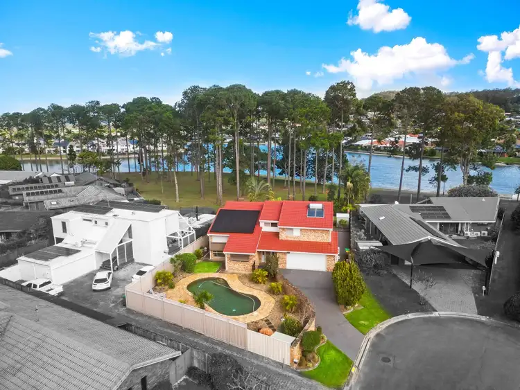24 Foreshore Close, Elanora QLD 4221
