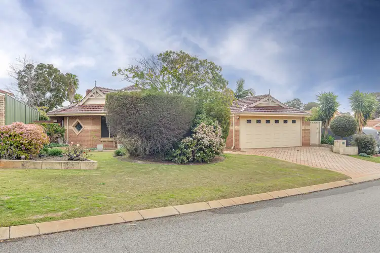 4 Woodbury Mews, Landsdale WA 6065