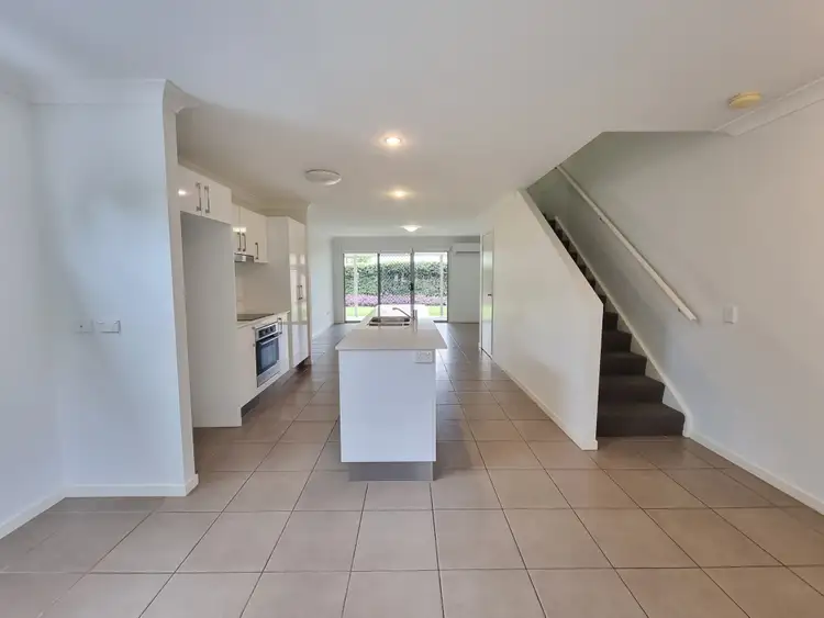 40 Parklakes Drive
