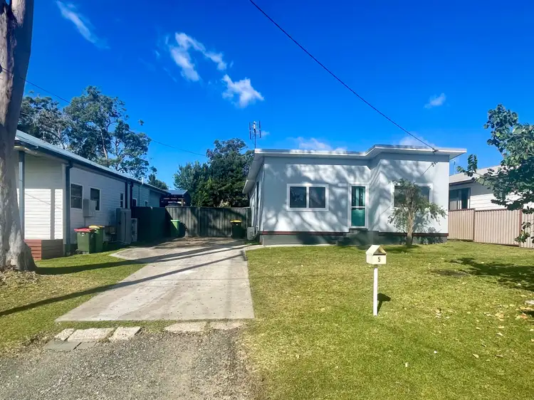 5 Muraban Road, Summerland Point NSW 2259