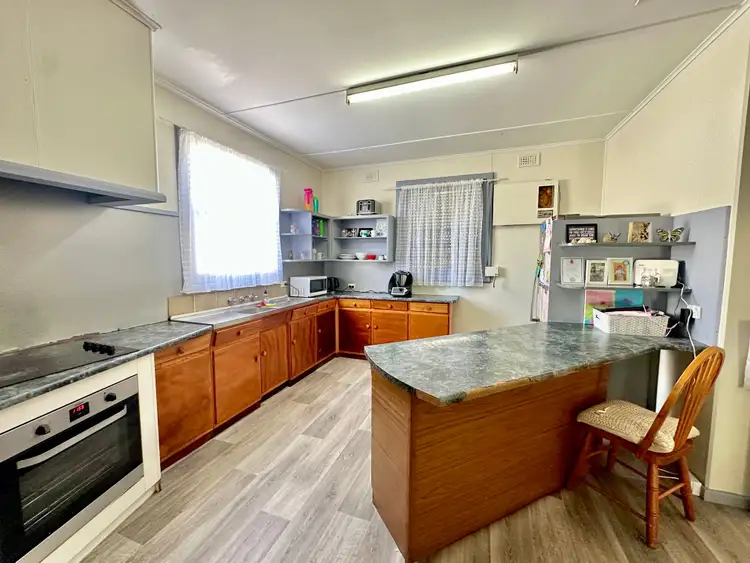 Fourth view of Homely house listing, 8 Philip Avenue, Bordertown SA 5268