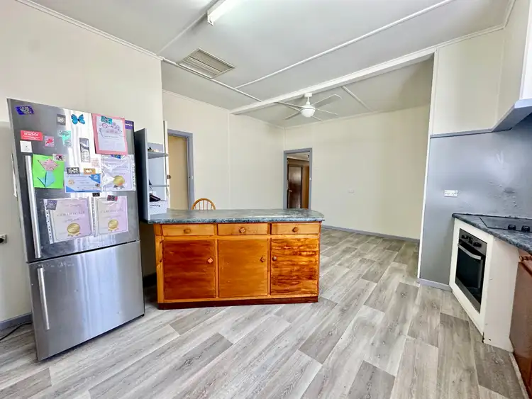 Fifth view of Homely house listing, 8 Philip Avenue, Bordertown SA 5268