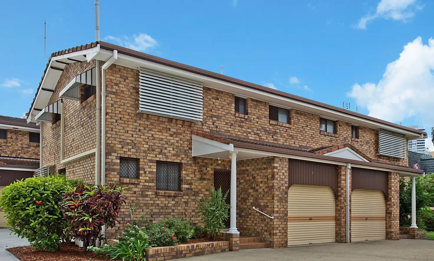 Main view of Homely townhouse listing, 3/5-7 Hooker Boulevard, Broadbeach Waters QLD 4218