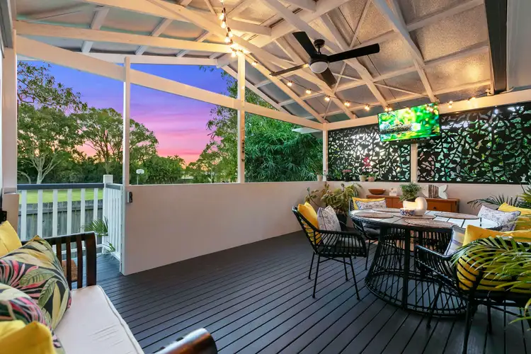 2/55 Miller Street, Urangan QLD 4655