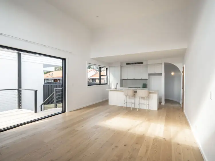 2/1A Leamington Road, Oak Flats NSW 2529