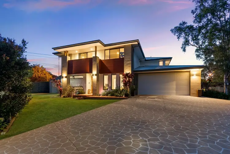27 Sarsfield Place, Bridgeman Downs QLD 4035