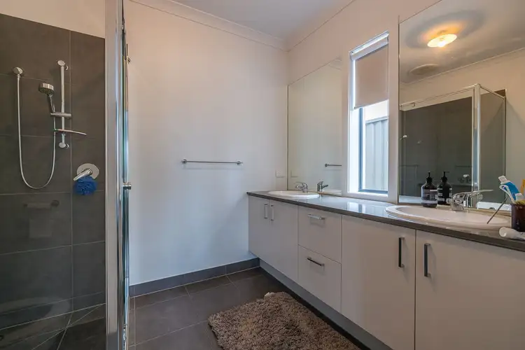 Fifth view of Homely house listing, 25 Annabelle Boulevard, Keysborough VIC 3173