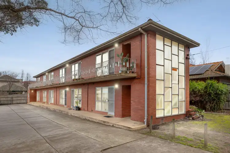 30 Oak Grove