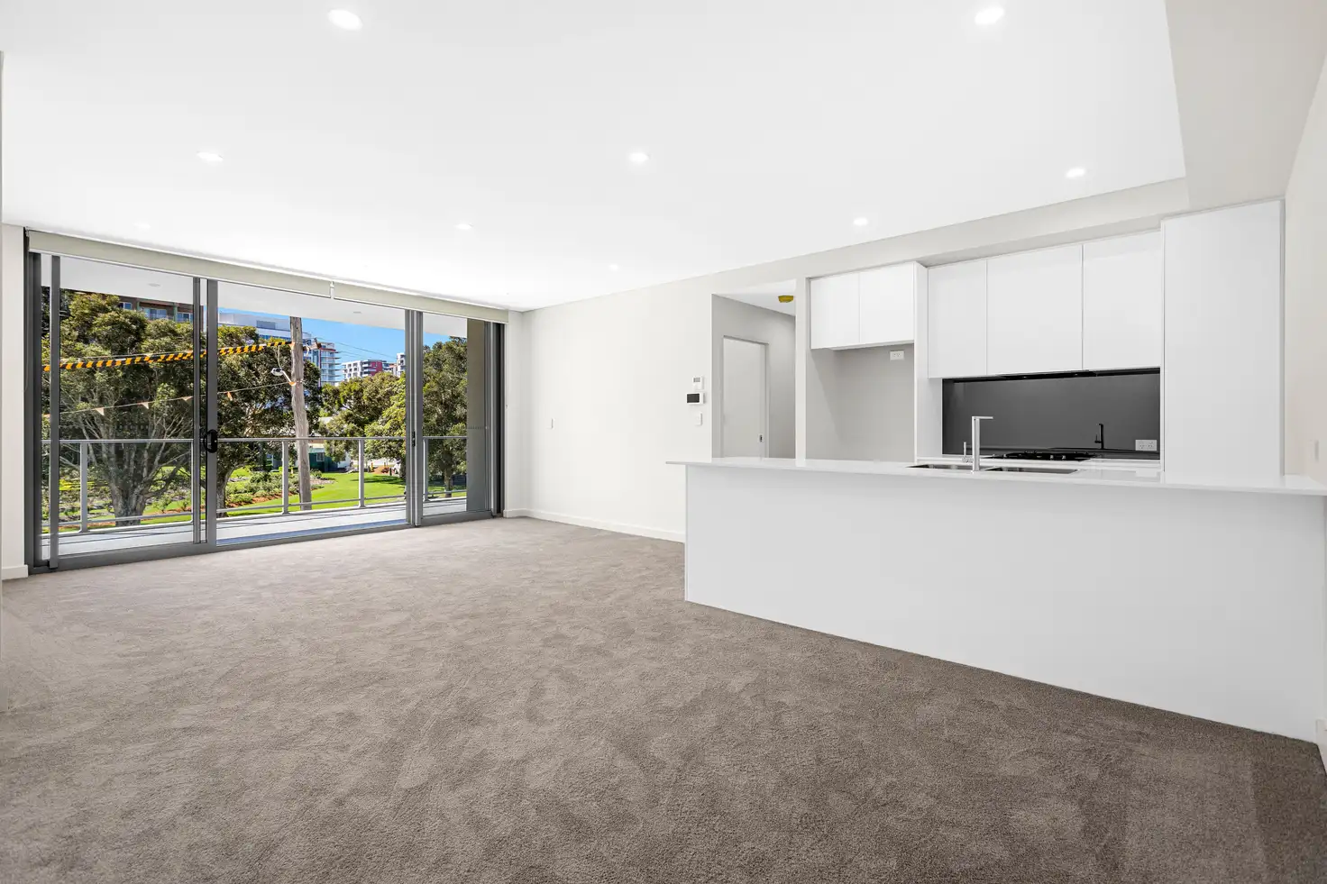 Main view of Homely unit listing, 402/2-4 Beatson Street, Wollongong NSW 2500