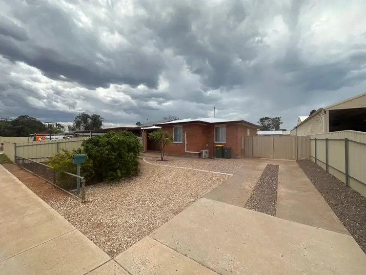 4 Hutchinson Street