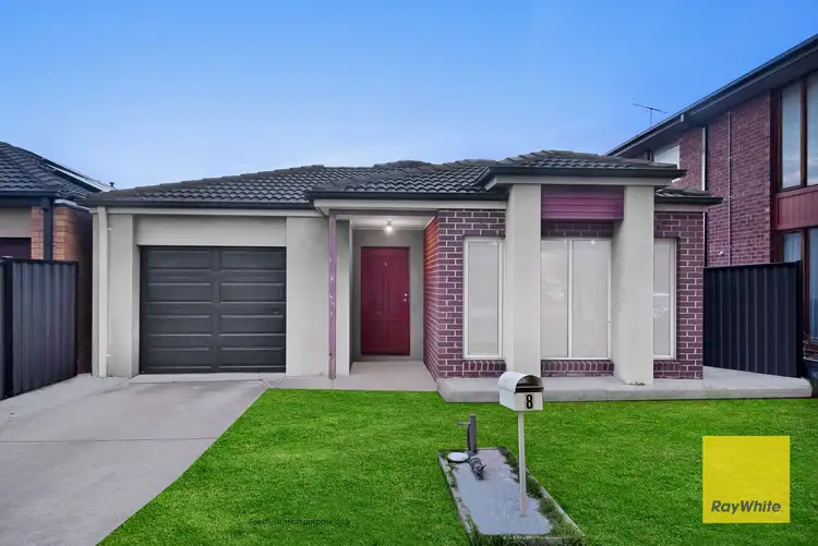 8 Omaroo Street, Truganina VIC 3029