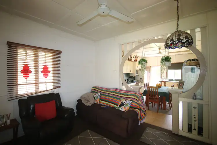 71 Burnett Street, Mundubbera QLD 4626