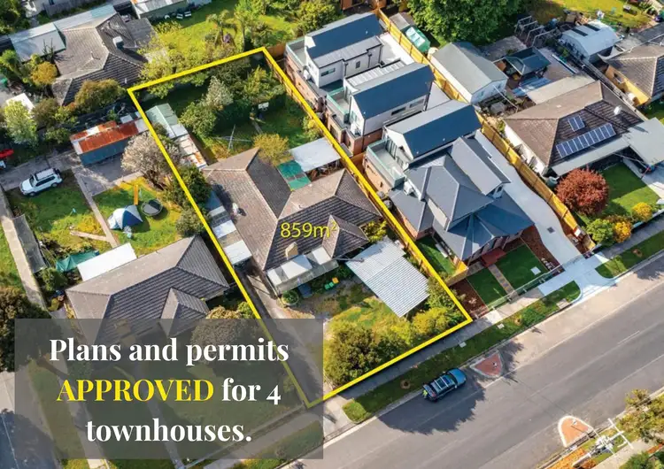 8 Esther Crescent, Mooroolbark VIC 3138