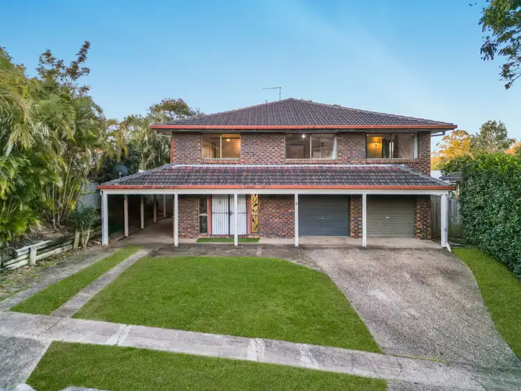 6 Redleaf Street, Mansfield QLD 4122