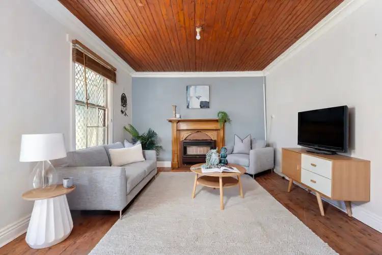 553 Roach Street, Lavington NSW 2641
