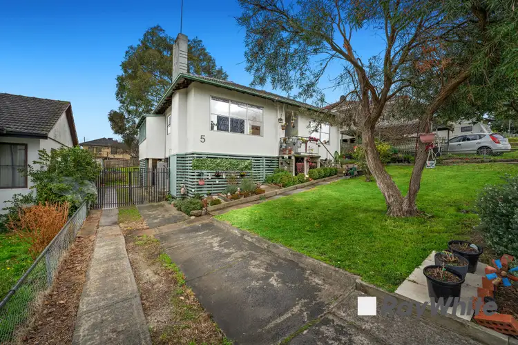 5 Camellia Court, Doveton VIC 3177